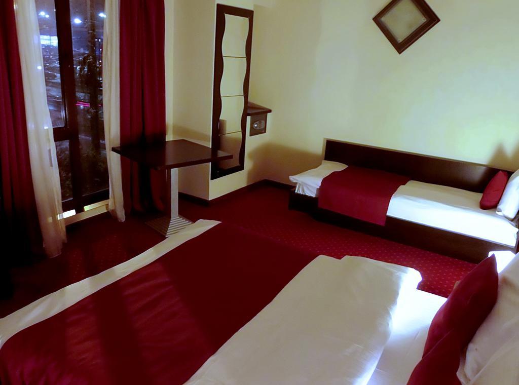 Hotel Angellis ティミショアラ 部屋 写真